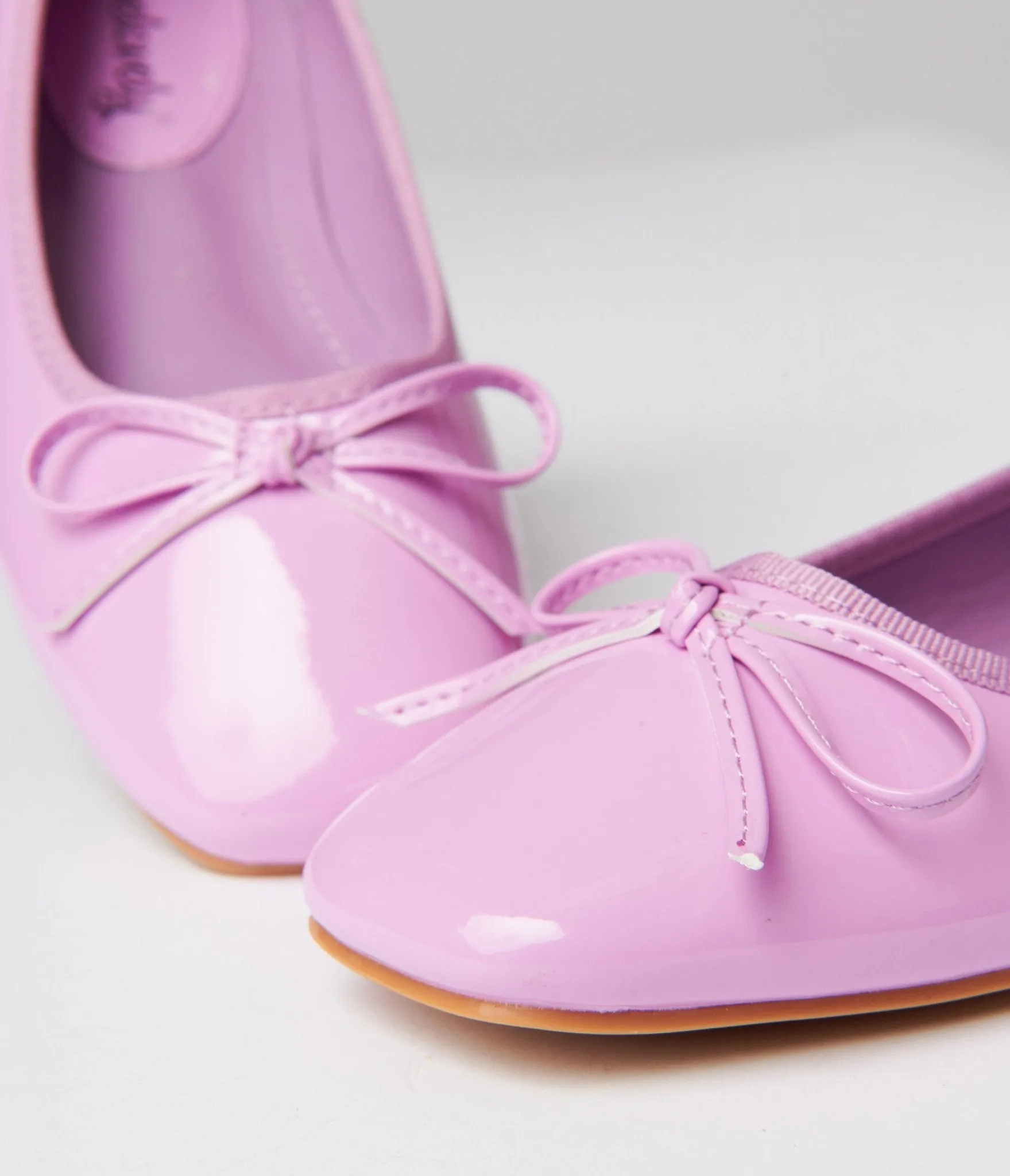 1960s Lilac Patent Leatherette Flats